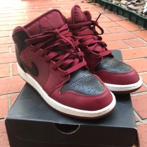Maroon air Jordan 1s